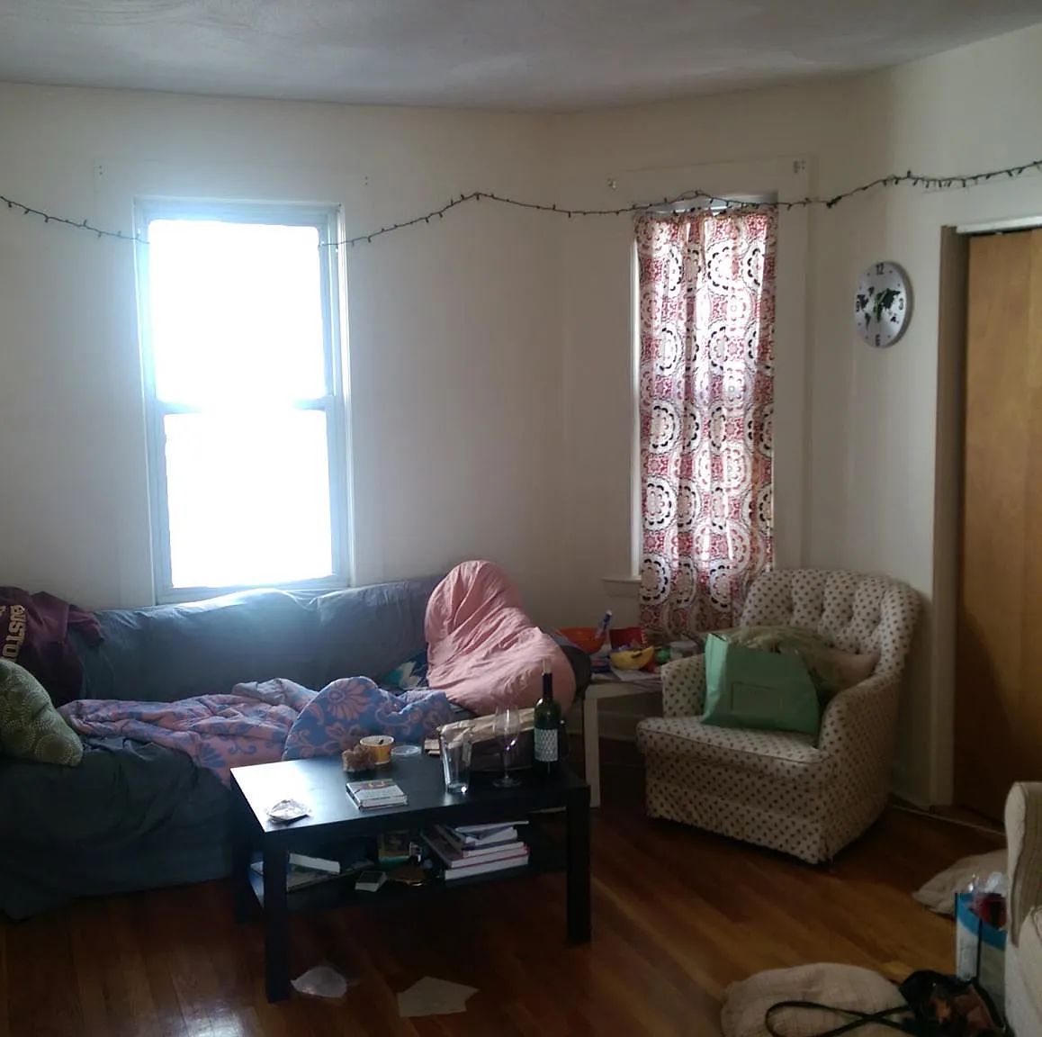 3 bed, 900 sqft, $3,300 — Photo 2