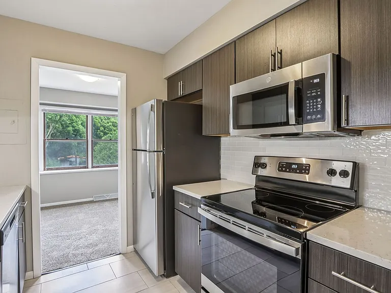 Woodland Reserve Apartments — Photo 8