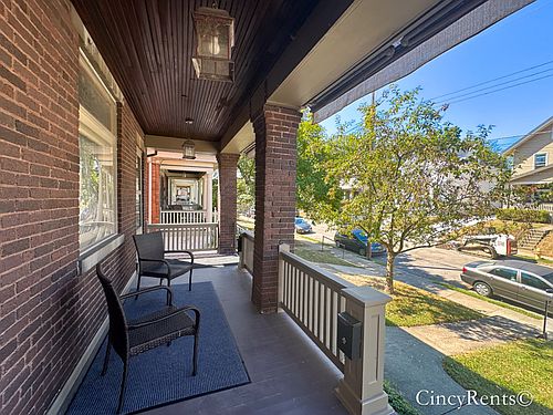 3rd image of 3924 Burwood Ave