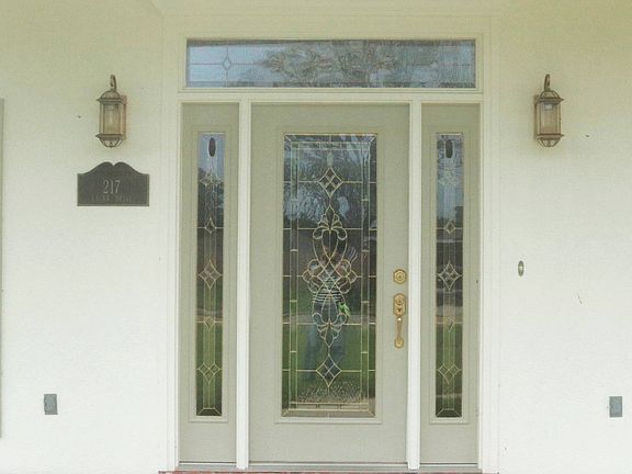 5th image of 217 Laura Dr