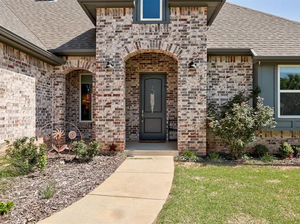 3008 Hunter Crest Dr, Edmond, OK 73034