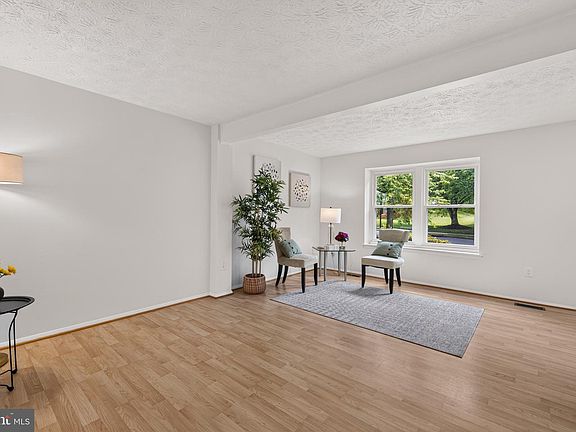 4th image of 8310 Mary Lee Ln