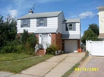 1st image of 64 Diamond St