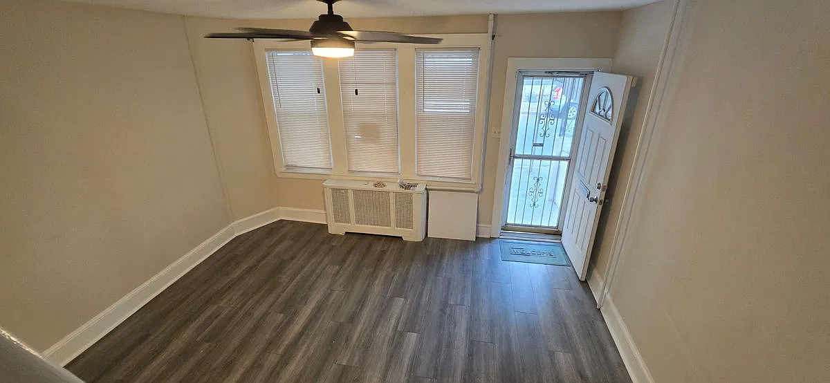 3 bed, 1.0 bath, 1132 sqft, $1,650 — Photo 2
