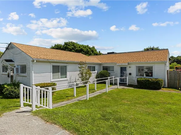 7 Woolsey Rd, Middletown, RI 02842