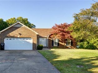 914 Dolphin Ln, Clarksville, TN 37043