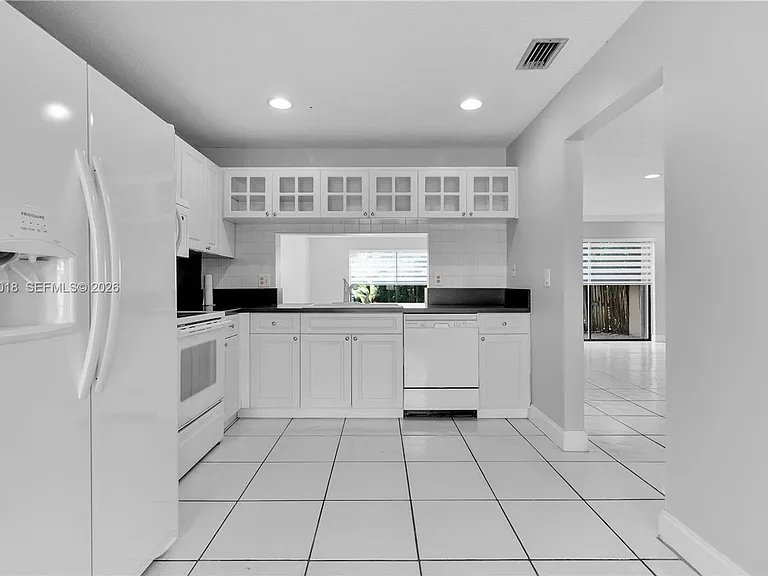 11668 SW 91st Ter #11668 — Photo 3