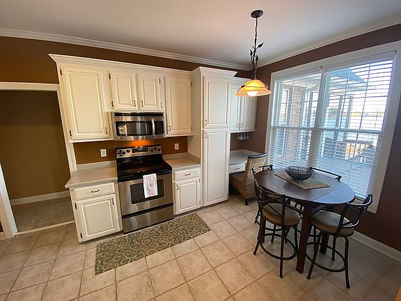 5th image of 110 Beaufort Shores Ct