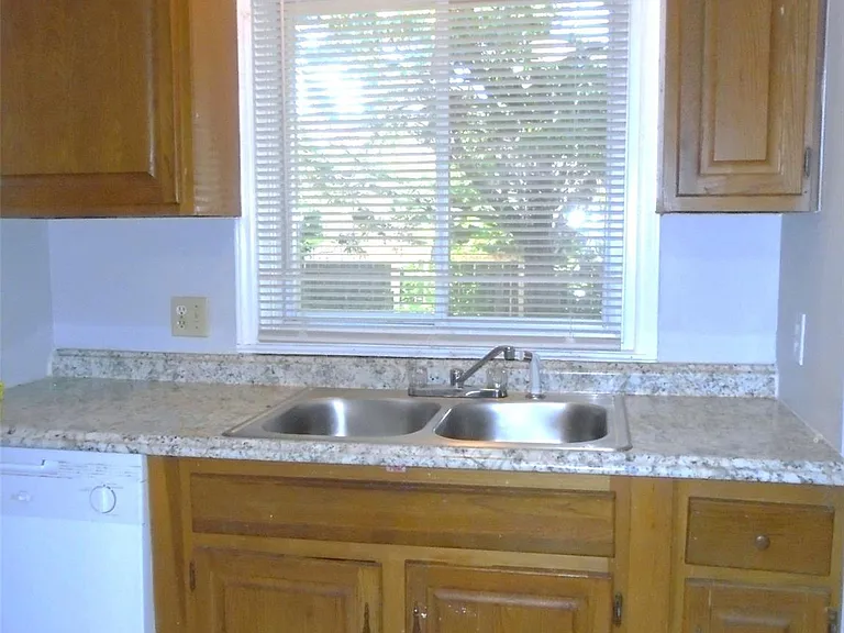 4024 Rosehaven Dr — Photo 5