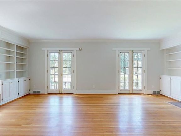 5th image of 377 Lincoln Pkwy