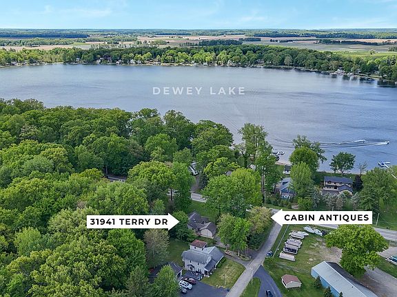 4th image of 31941 Terry Dr