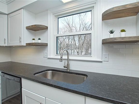 5th image of 7821 Oakridge Dr