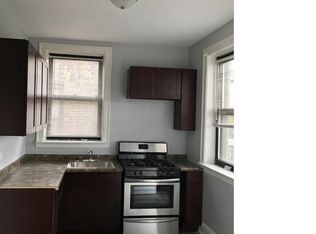 7216 S Bennett Ave, Chicago, IL 60649