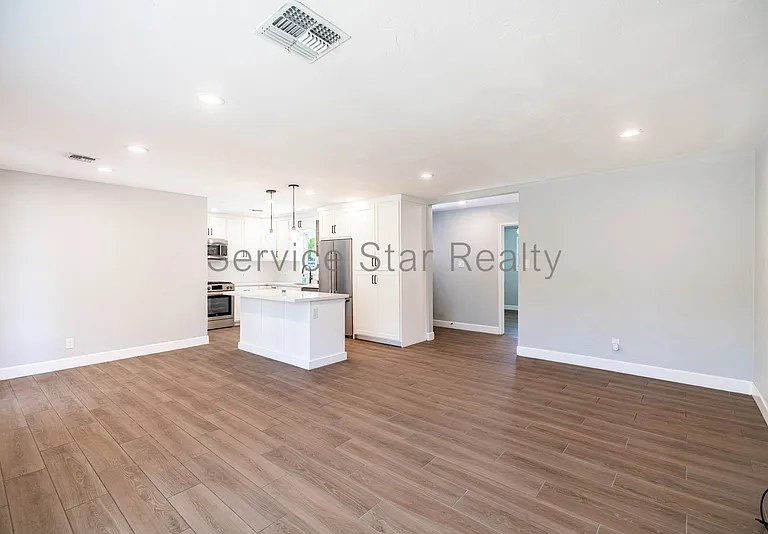 1946 E Rancho Dr — Photo 6