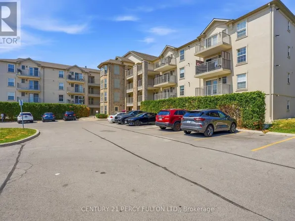 1480 Bishops Gate #203, Oakville, ON L6M 4N4