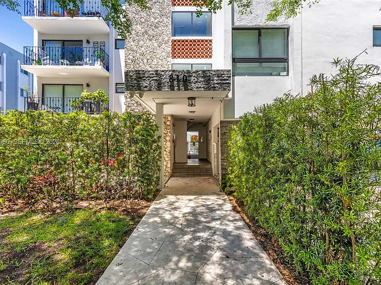 810 Salzedo St #15 — Photo 30