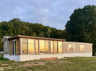 2510 N Sycamore Haven Dr, Dallas City, IL 62354