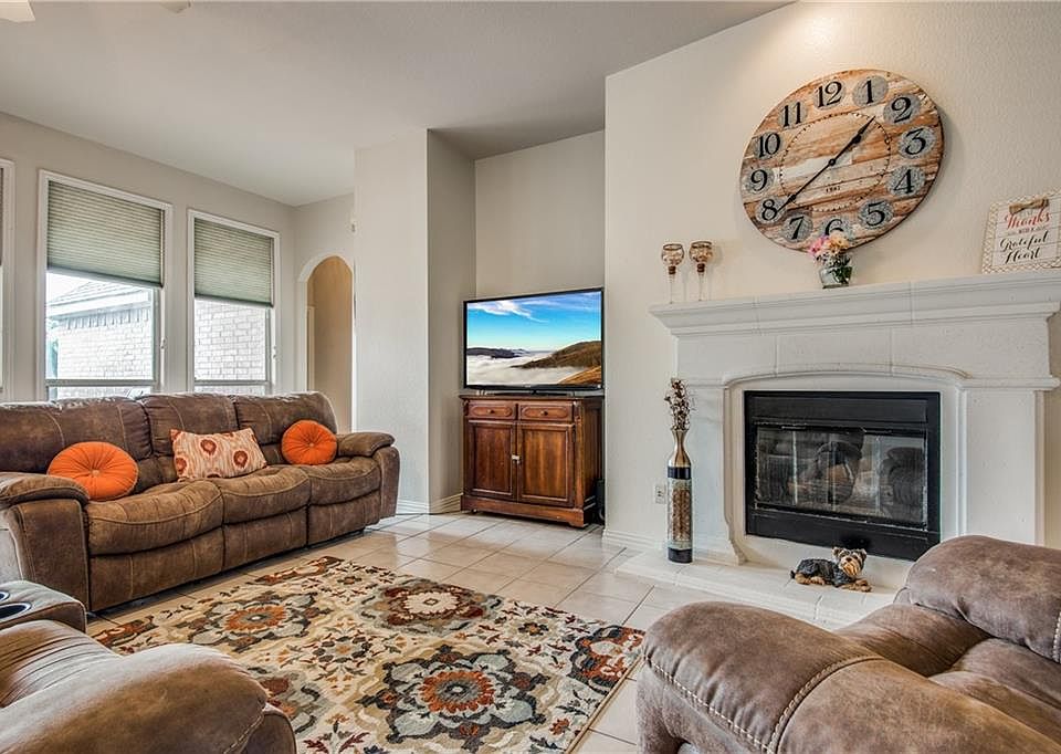 1st image of 103 Golden Meadow Dr