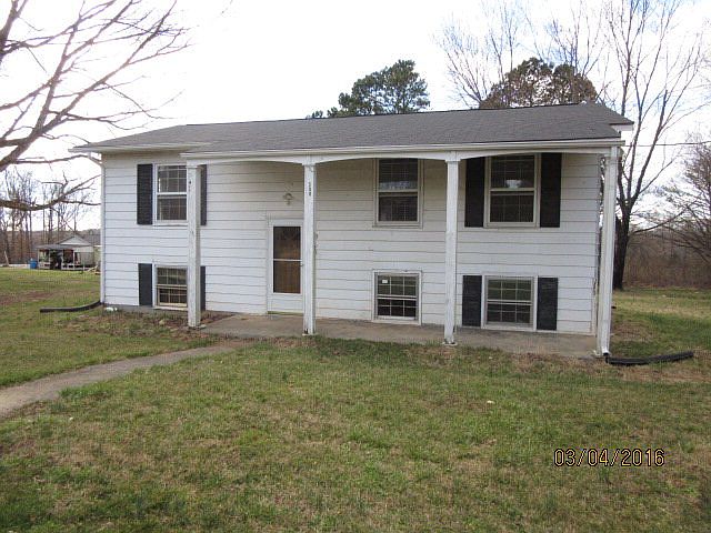 1st image of 300 Hill Crest Ln