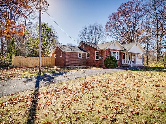 2nd image of 914 Woodland Ave