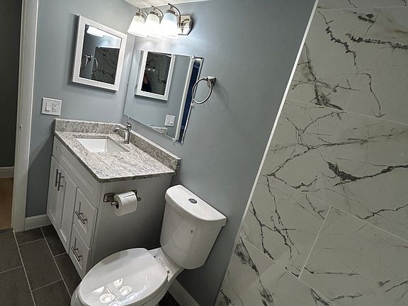 5th image of 2 N Fernwood Ave APT 35
