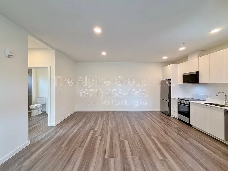 1524 NE 40th Ave #101 — Photo 7