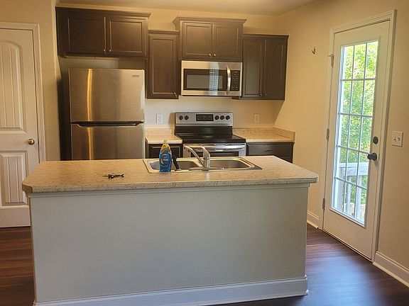 4th image of 31 Abaco Ct