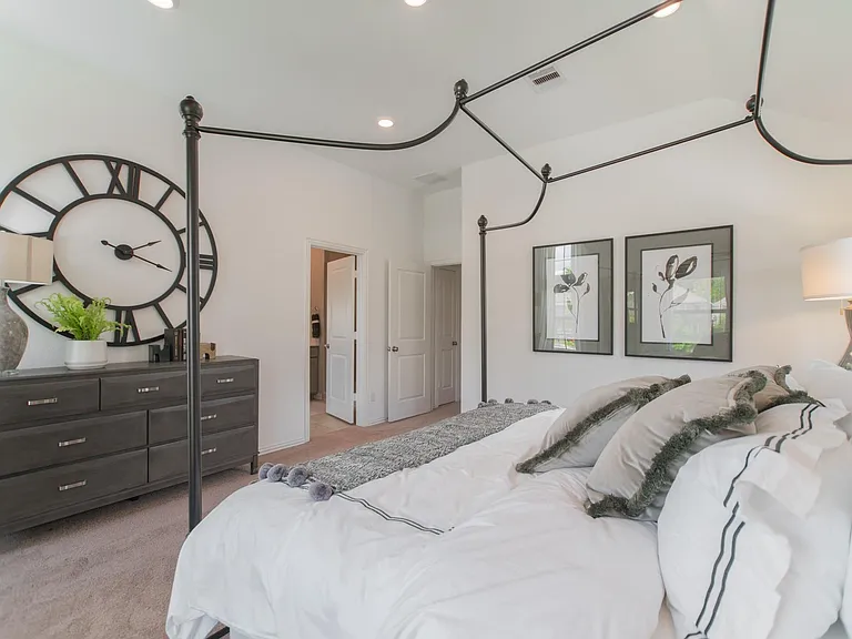 438 Lake Day Dr — Photo 28