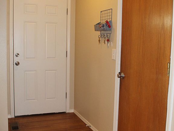 4th image of 10009 NE 76th Cir