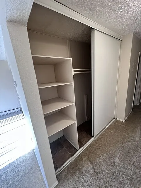 Cinebar Apartments — Photo 4