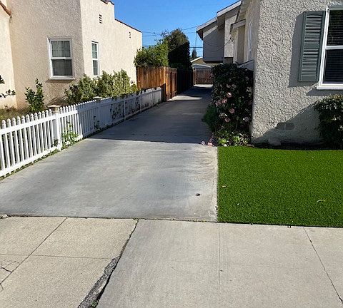 3rd image of 1140 Mira Mar Ave