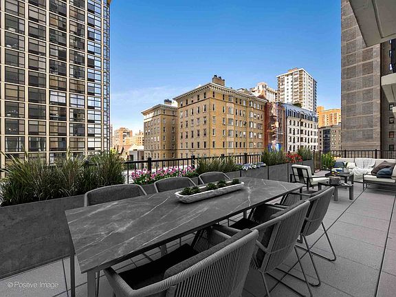 2nd image of 1212 N Lake Shore Dr APT 5AN