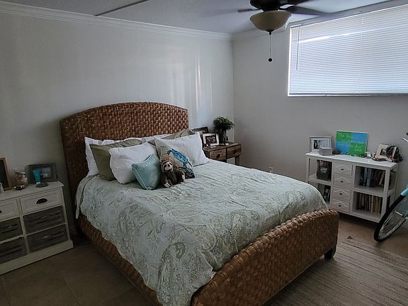 5th image of 104 Paradise Harbour Blvd APT 112