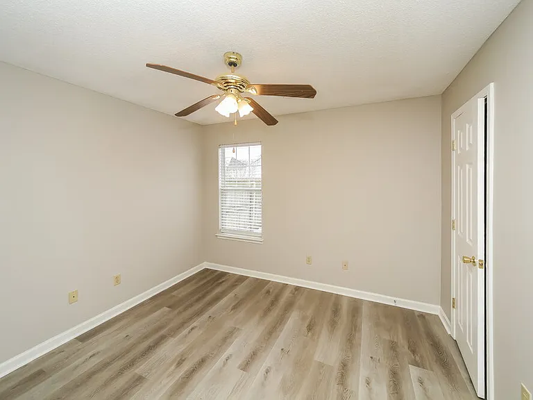 8243 Cross Point Dr — Photo 11