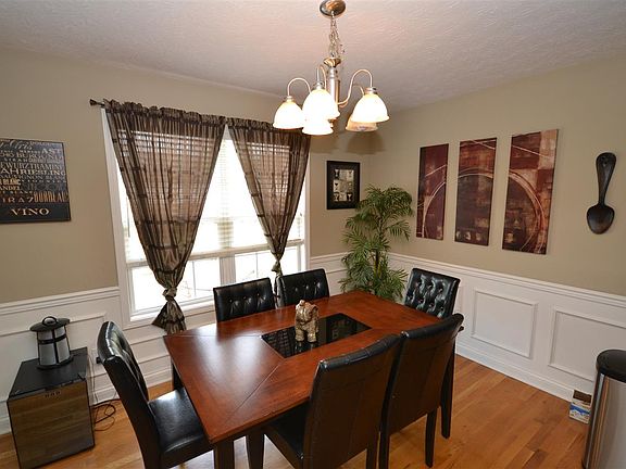 5th image of 3368 Fair Oaks Cir