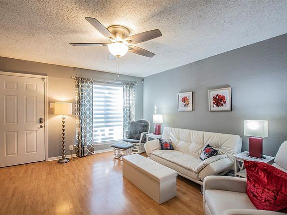 4th image of 2319 Loyce Dr