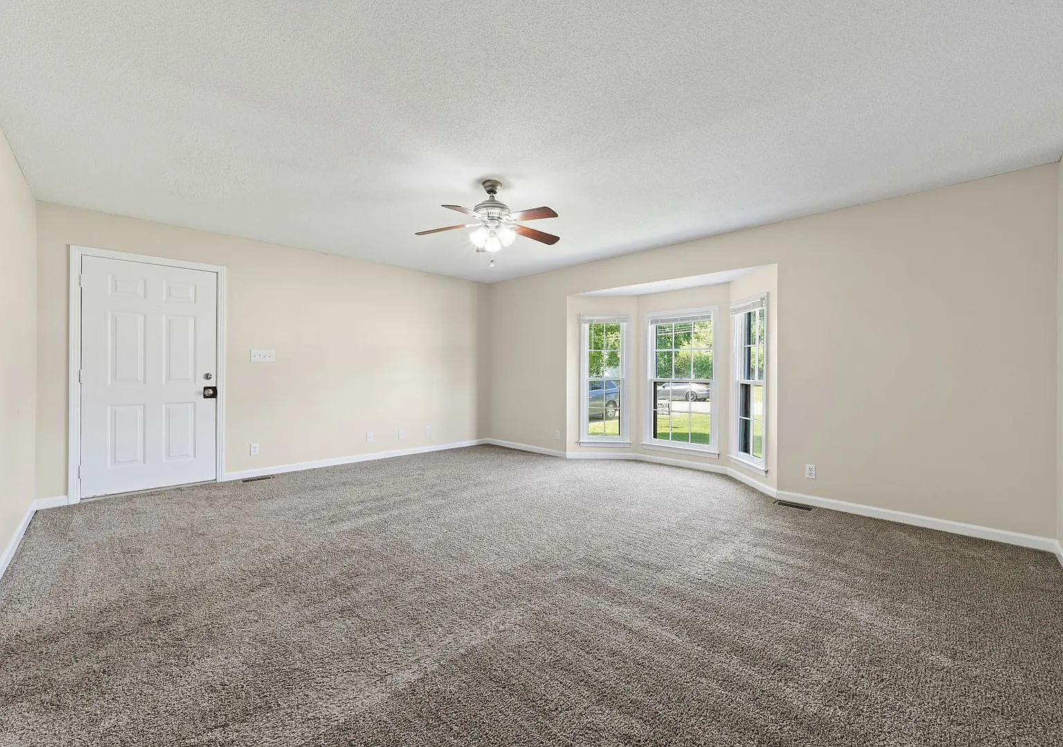 1487 Nichols Drive — Photo 3