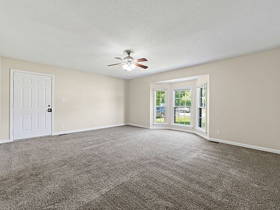 3rd image of 1487 Nichols Dr APT B