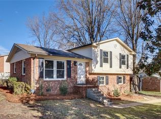 2607 Larkspur Dr, Greensboro, NC 27405