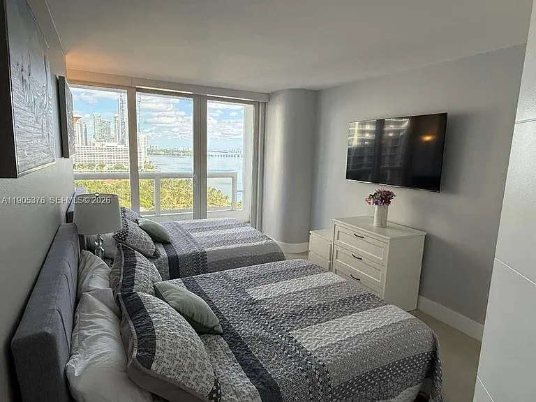 1717 N Bayshore Dr #A-1840 — Photo 8