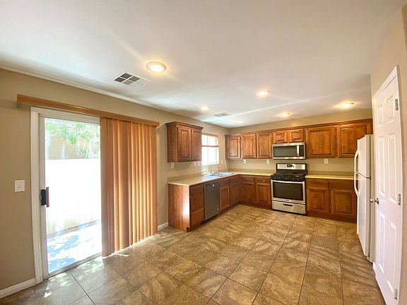 3rd image of 8815 Brindisi Park Ave