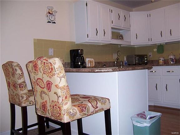5th image of 853 Dumont Pl APT D