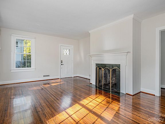 2nd image of 2642 Armstrong Cir