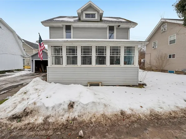 5 Cottage Ct, Warsaw, NY 14569
