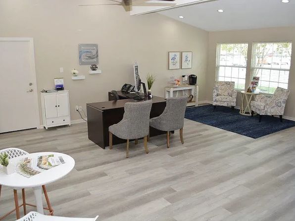 6000 W 70th St #14-1401