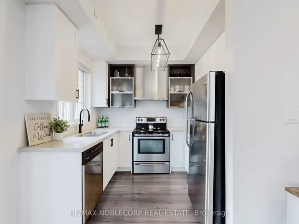 26 Bruce St #E08, Vaughan, ON L4L 0H4