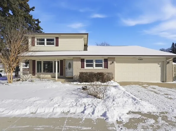 1443 S Highland Ave, Arlington Heights, IL 60005