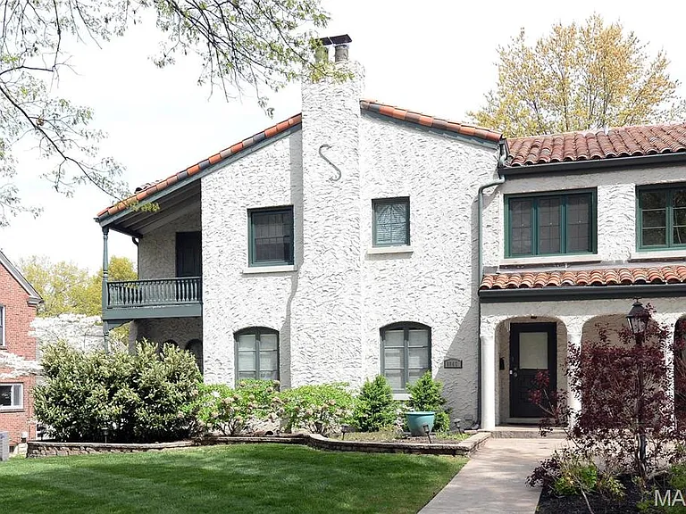 8045 Watkins Dr — Photo 2