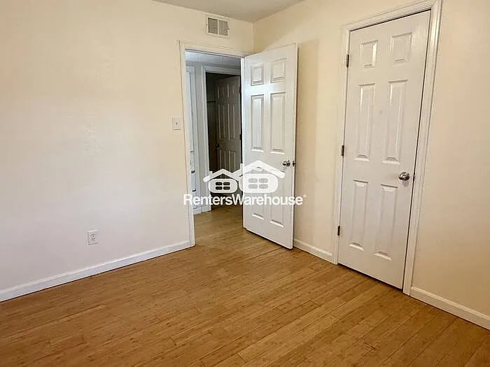 13575 E 13th Ave — Photo 8