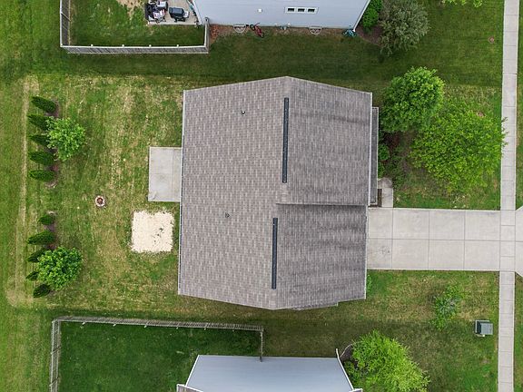 5th image of 5607 W Woodhaven Dr